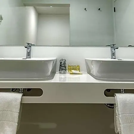 Mh Atlantico Hotel 4*